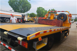 海西附近拖车电话号码服务